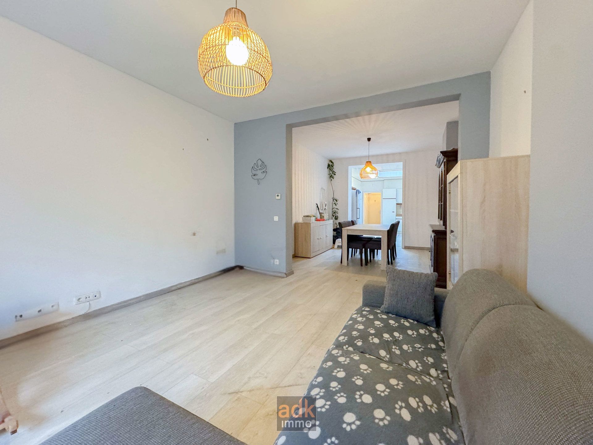 Herenhuis te koop met zuidwest gerichte tuin en parkeerplaats. Vernieuwd dak, nieuwe elektriciteit & nieuwe aardgas-CV foto 9