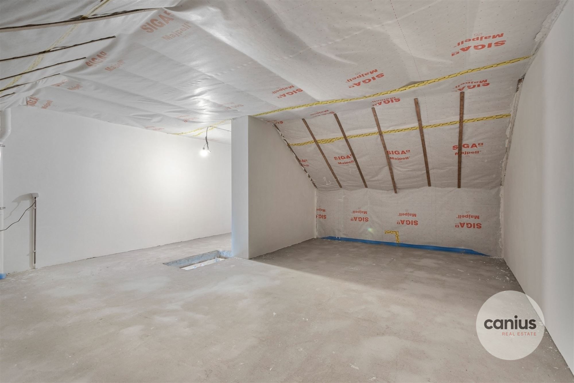 RUSTIG GELEGEN WONING MET 3 SLKS foto 13