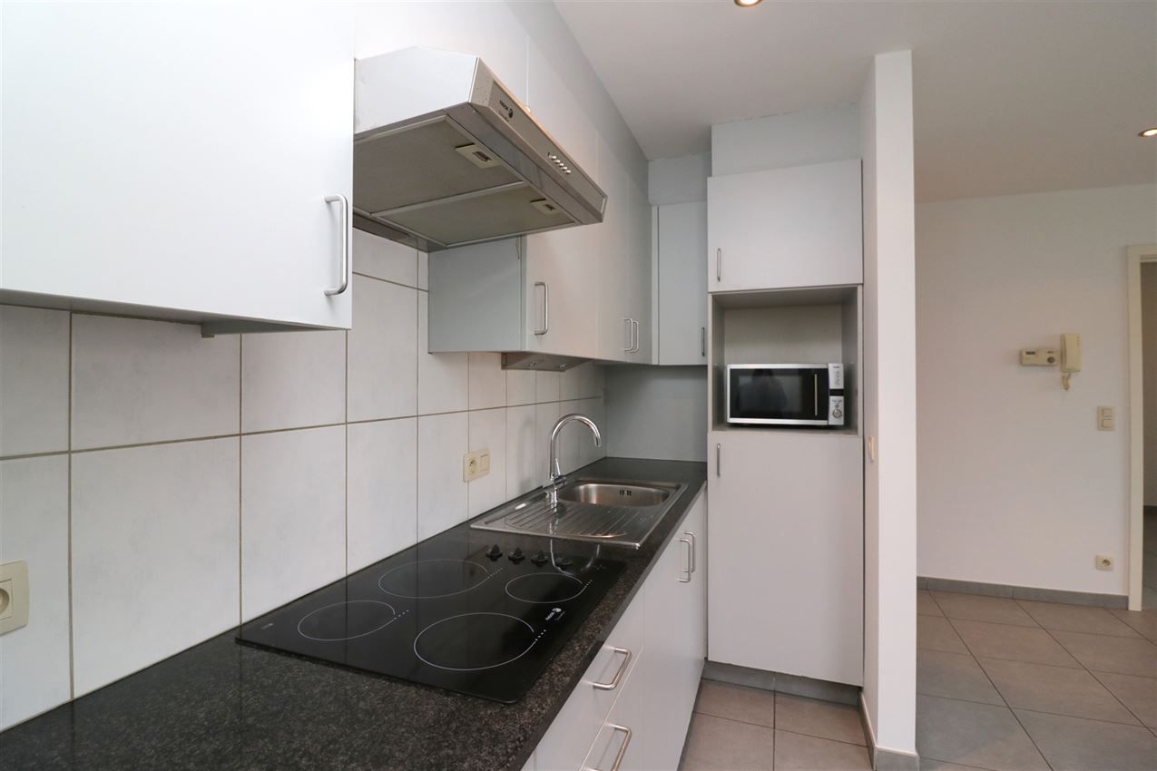 Gelijkvloers app met 1 slpk, terras, nabij station foto 7