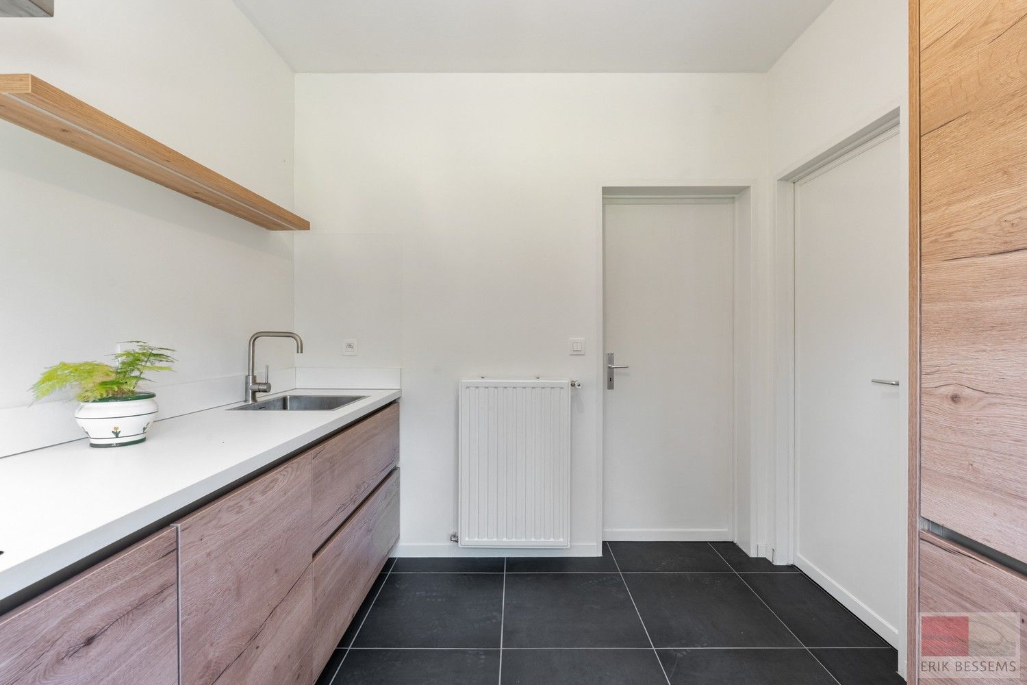 Halfvrijstaande woning uit 1969 op een perceel van 635m², woonopp. 154 m² foto 6