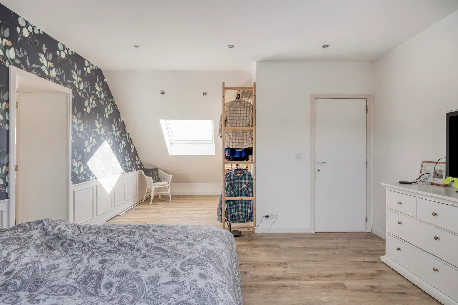 Gerenoveerde woning met 6 slaapkamers foto 15