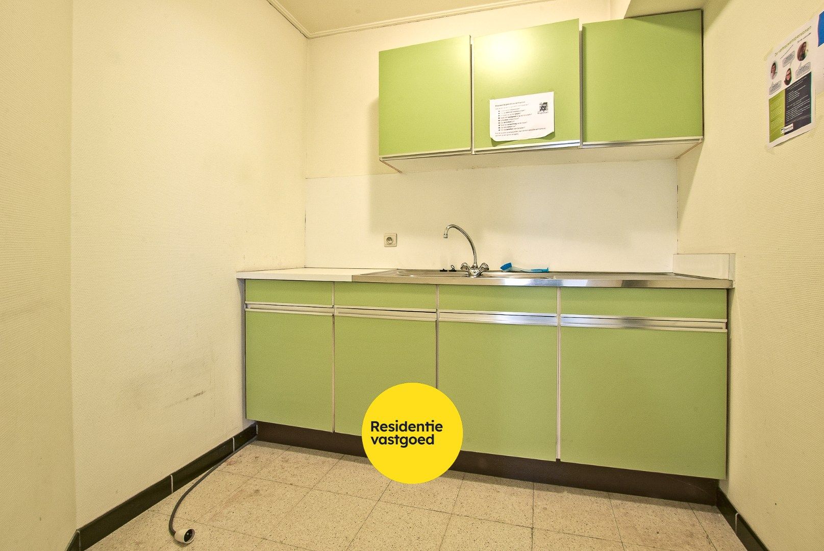 Centraal gelegen appartement(148 m²) in centrum Diksmuide! foto 11