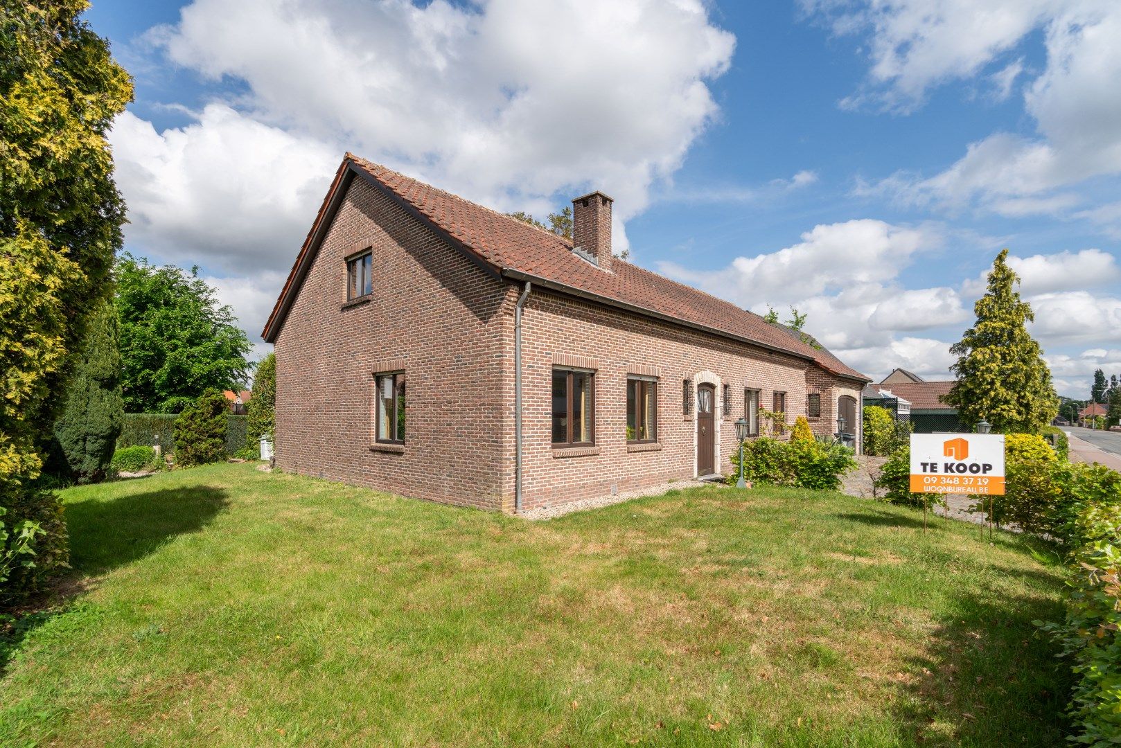 Hoofdfoto van de publicatie: Te koop te Moerbeke – Ruime open bebouwing met 3 slaapkamers, open zolder, tuin en garage