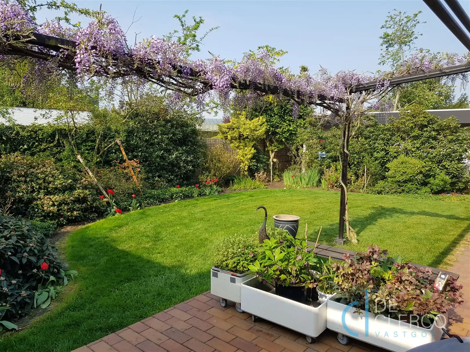 Ruime bungalow met grote tuin te koop in groene omgeving! foto 18