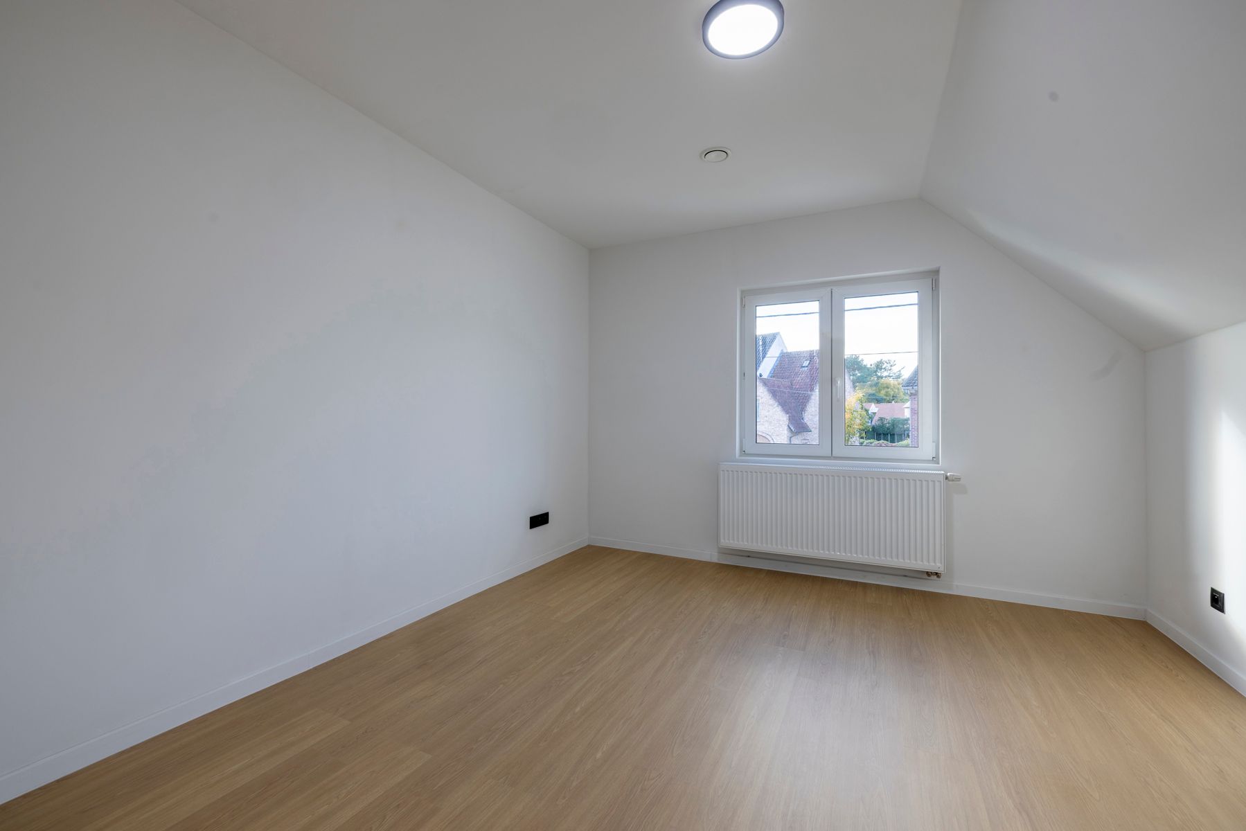 Prachtig vernieuwde woning met bijgebouw en tuin in Heusden foto 12