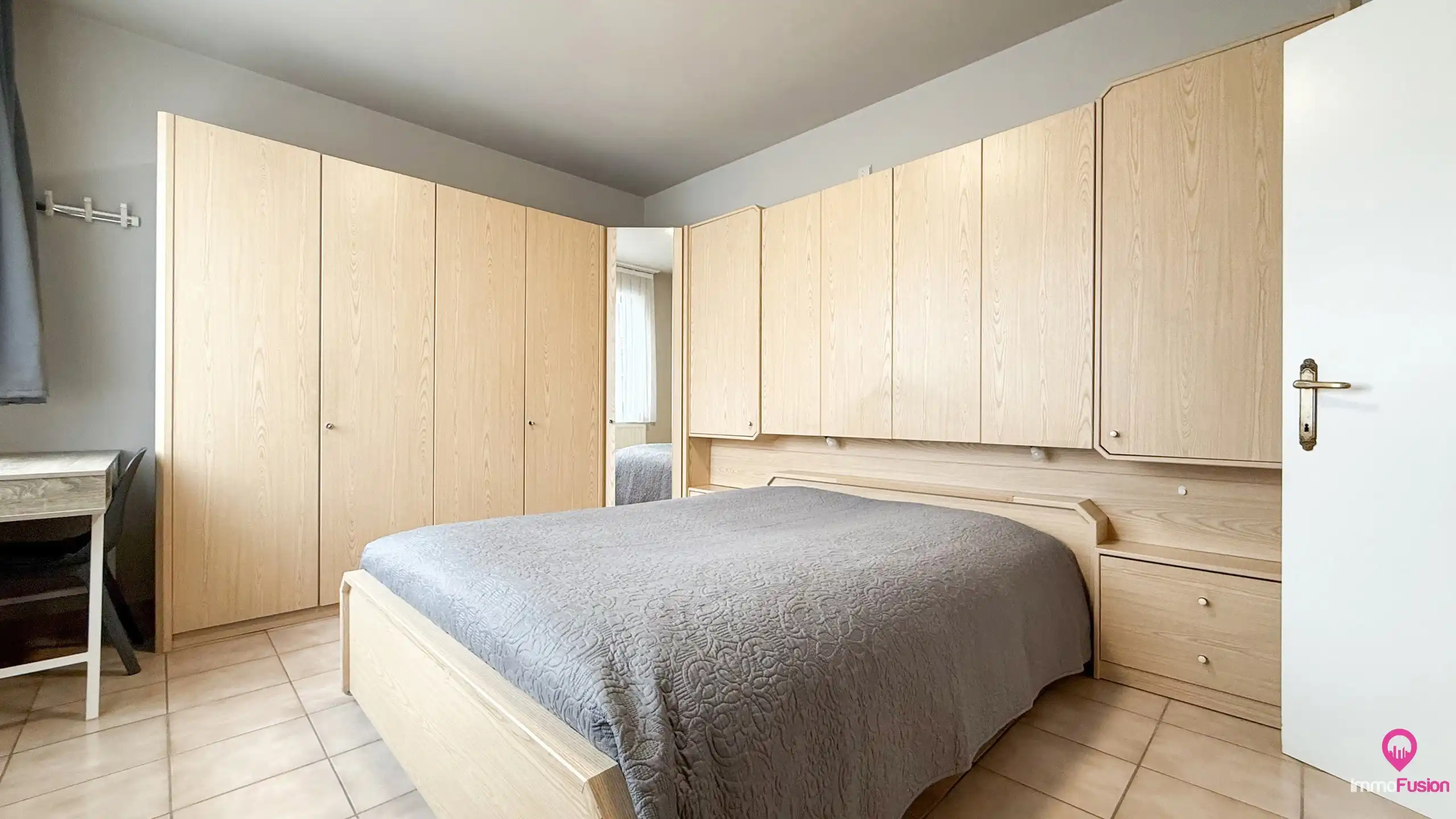 Handelspand met woonst op zeer goede commerciele ligging! foto 24