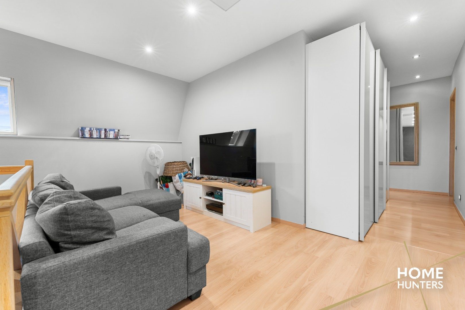 Ruime woning met 4 slaapkamers, een ruime zonnige tuin met verwarmd zwembad foto 32
