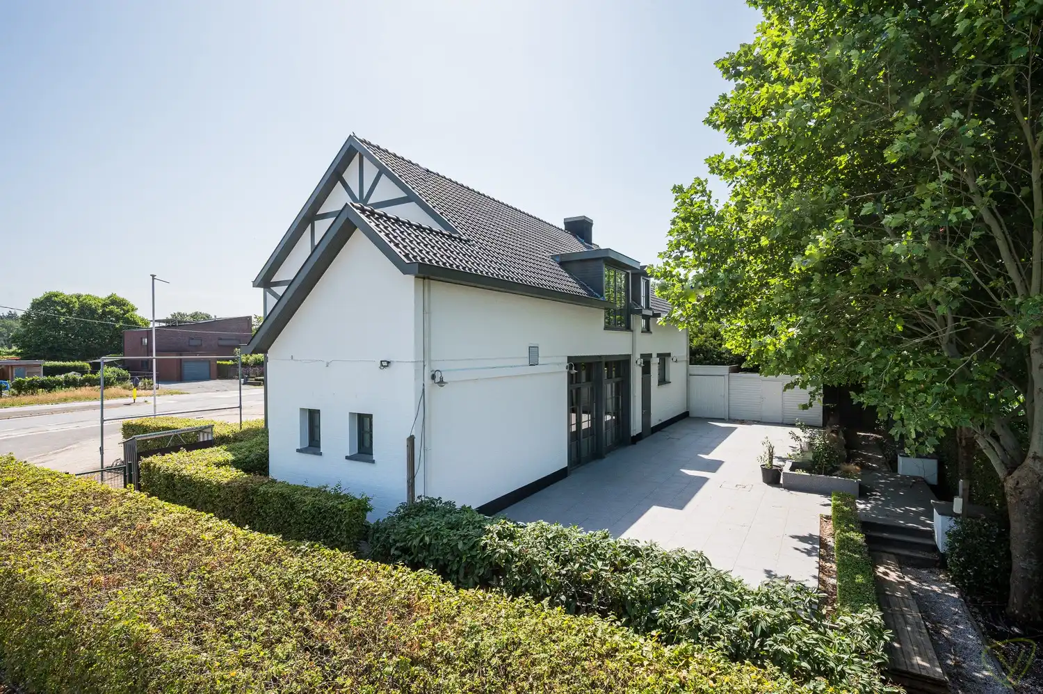 Veelzijdig handelspand met woonst op toplocatie in Lembeke foto 31