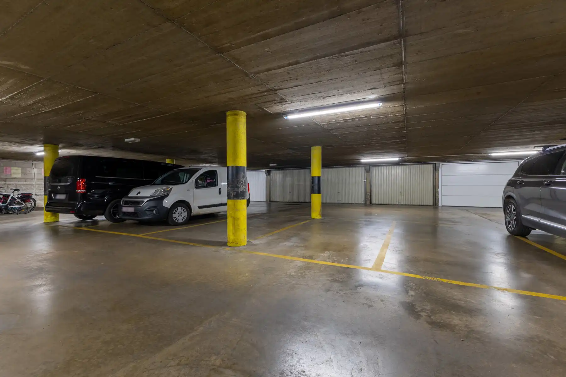 Vernieuwd appartement met 2 slaapkamers en een groot terras foto 22