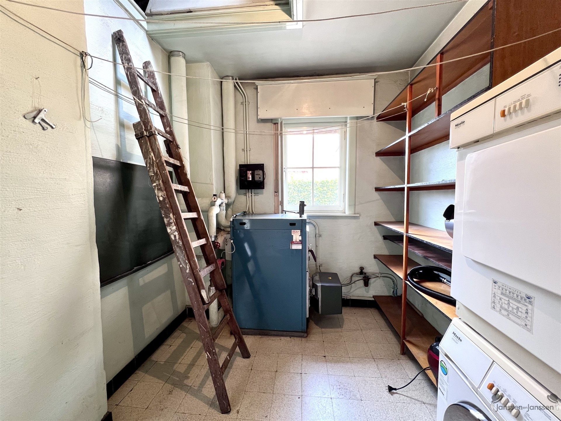 Te renoveren villa op 800m² foto 11