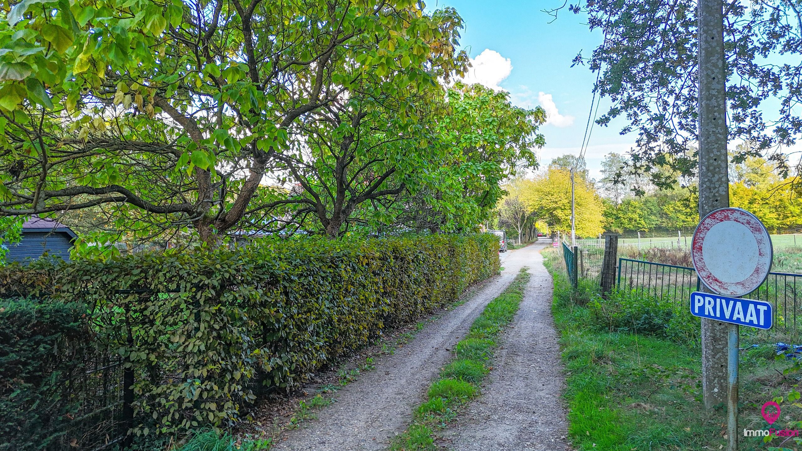 Idyllische woning met 2 slaapkamers, weide en stallen! foto 30