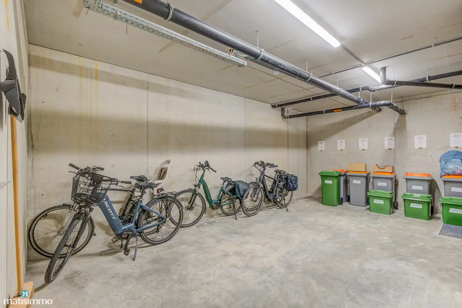 GELIJKSVLOERS APPARTEMENT MET ZUIDGERICHT TERRAS GELEGEN NABIJ HET CENTRUM VAN BILZEN foto 19