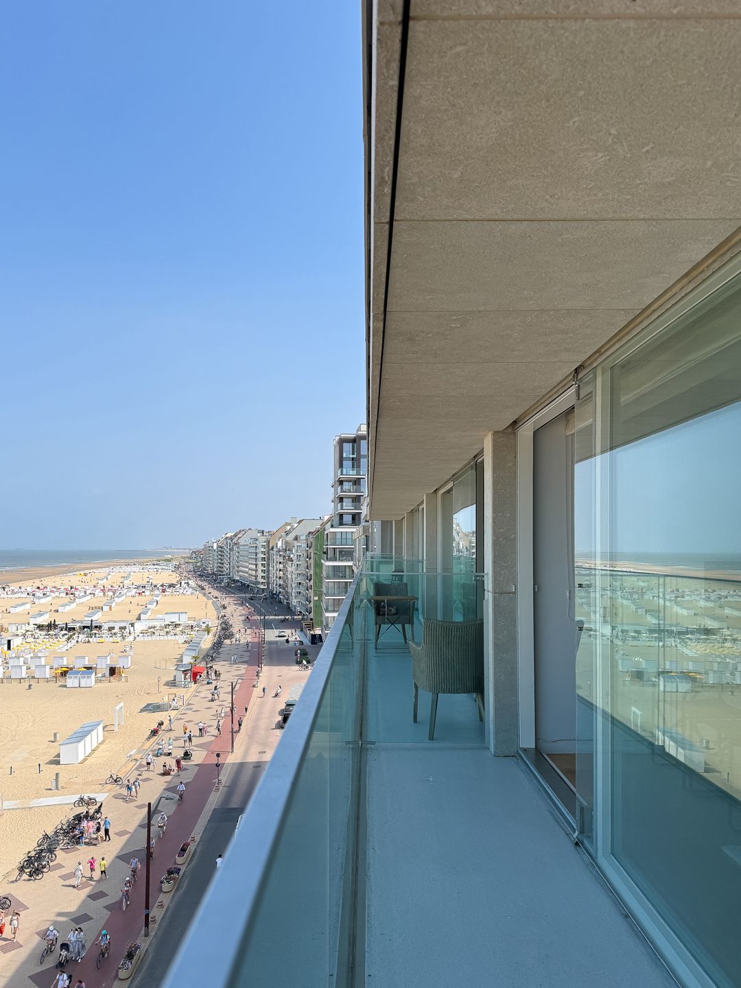 Appartement met frontaal zeezicht op de Zeedijk in het Zoute foto 20