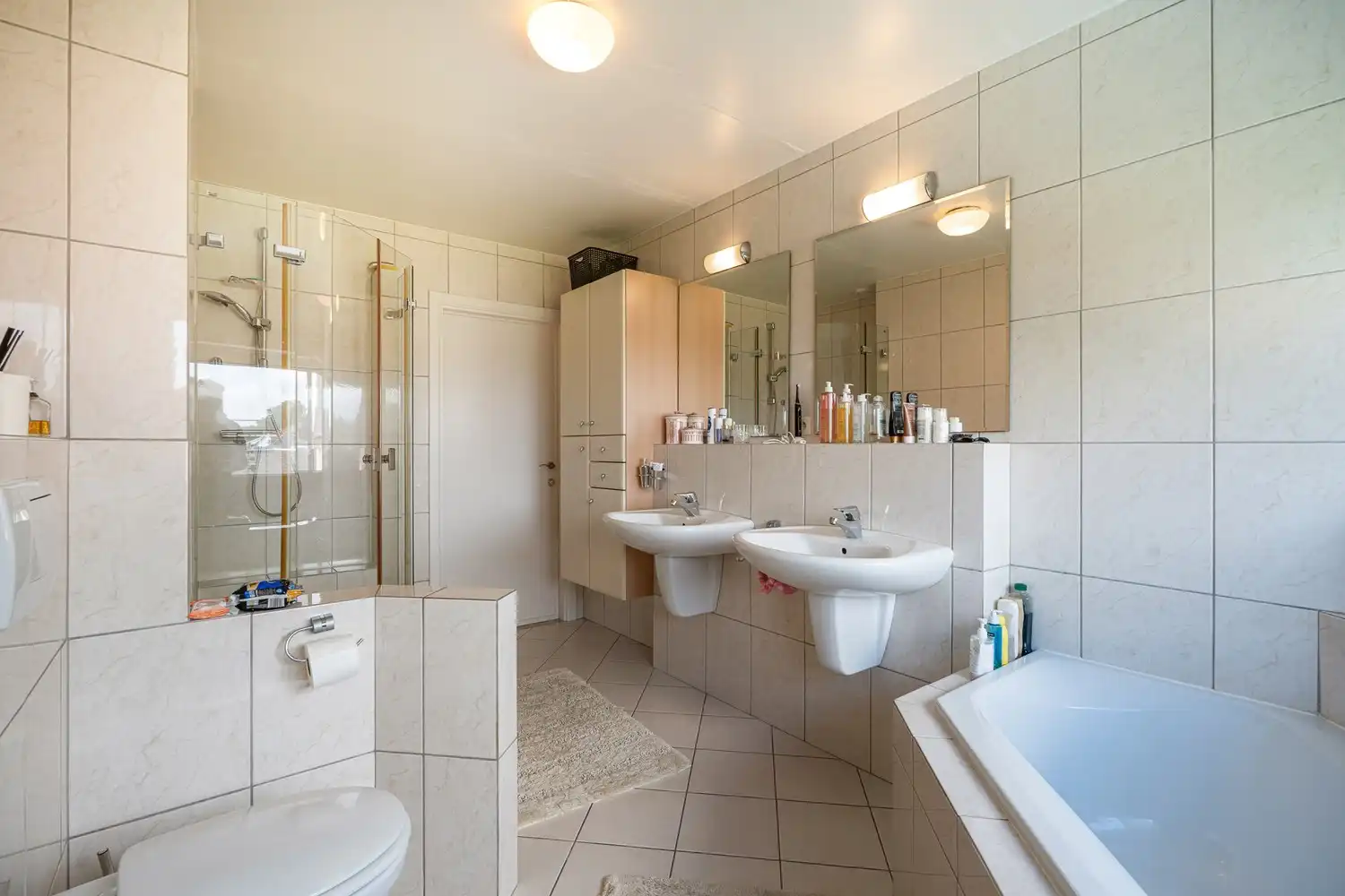 Verrassend ruime villa met 5 slaapkamers, praktijkruimte, zwembad en eindeloze mogelijkheden foto 26
