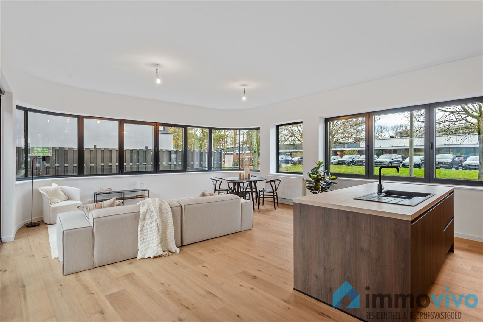 Totaalgerenoveerd gelijkvloersappartement met mooie tuin in Elsdonkwijk foto 4