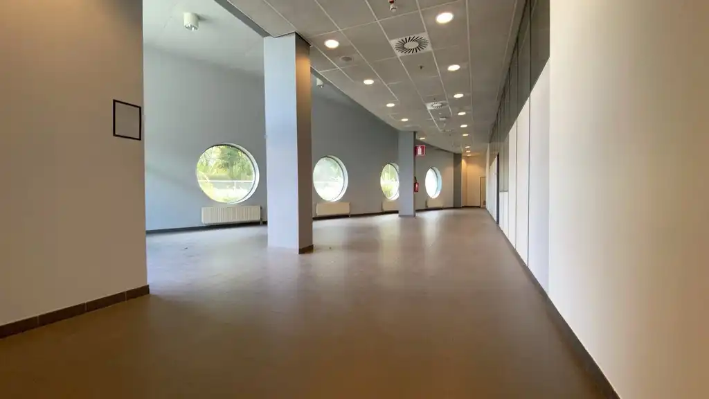 Kantoor met terras te huur nabij R8 in Kortrijk foto 6