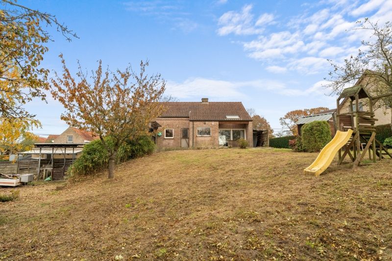 Te koop Moorslede alleenstaande villa op +/- 1600m², prachtig vergezichten foto 4