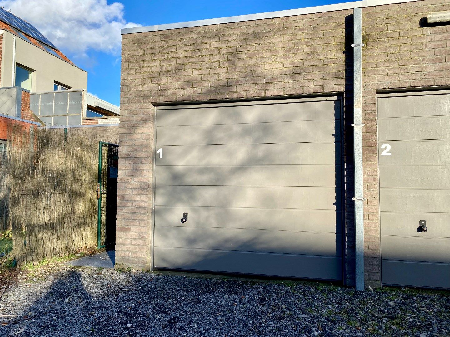 Pareltje aan de Leie met 3 slaapkamers, zuid gerichte tuin en garage in centrum van Kortrijk foto 4