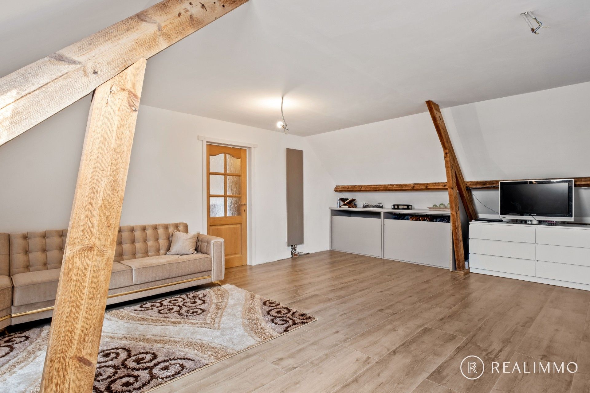 Gerenoveerde woning in het centrum van Waregem foto 14