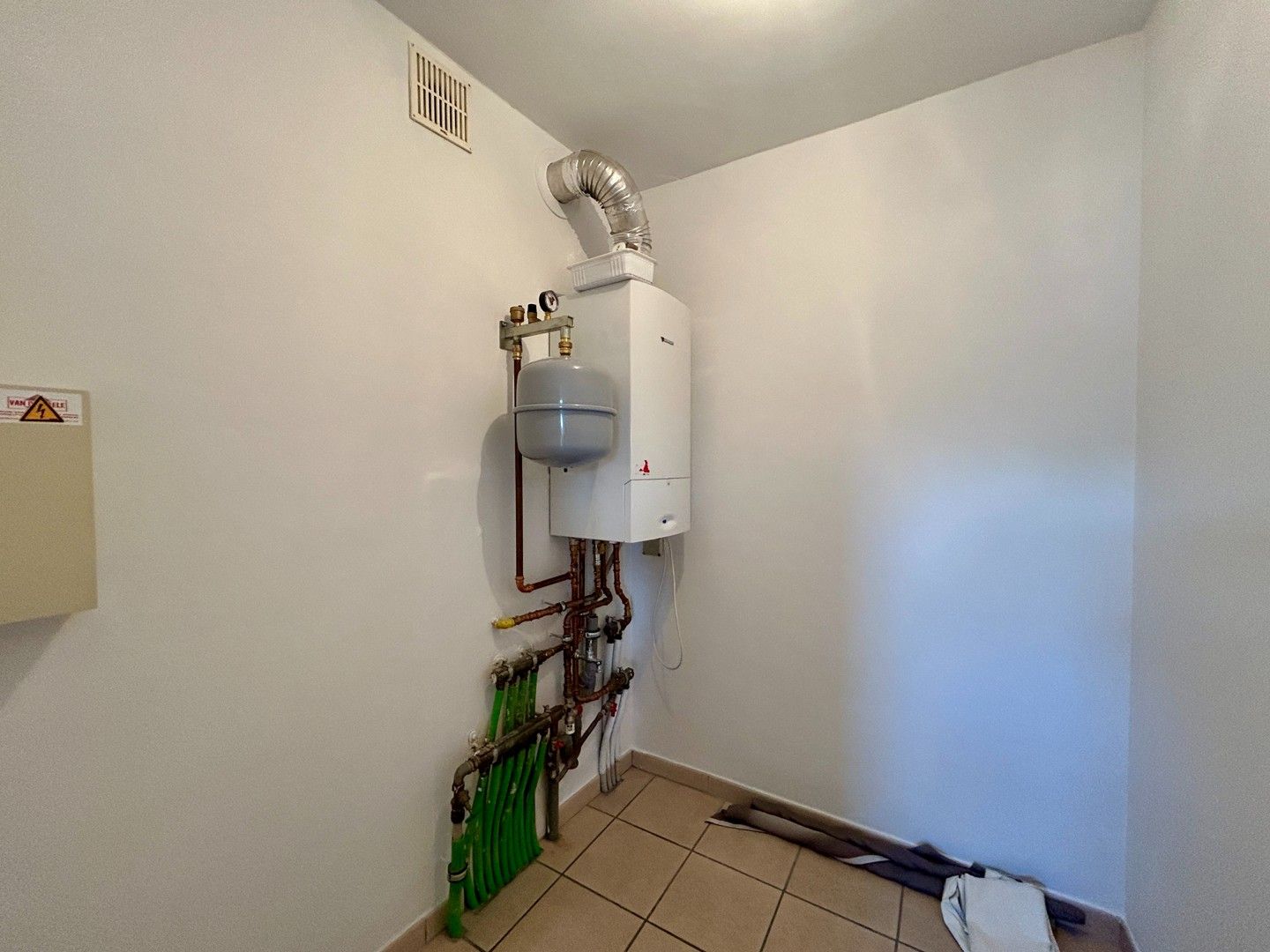 Instapklaar 2-slaapkamerappartement te centrum Tielt! foto 5