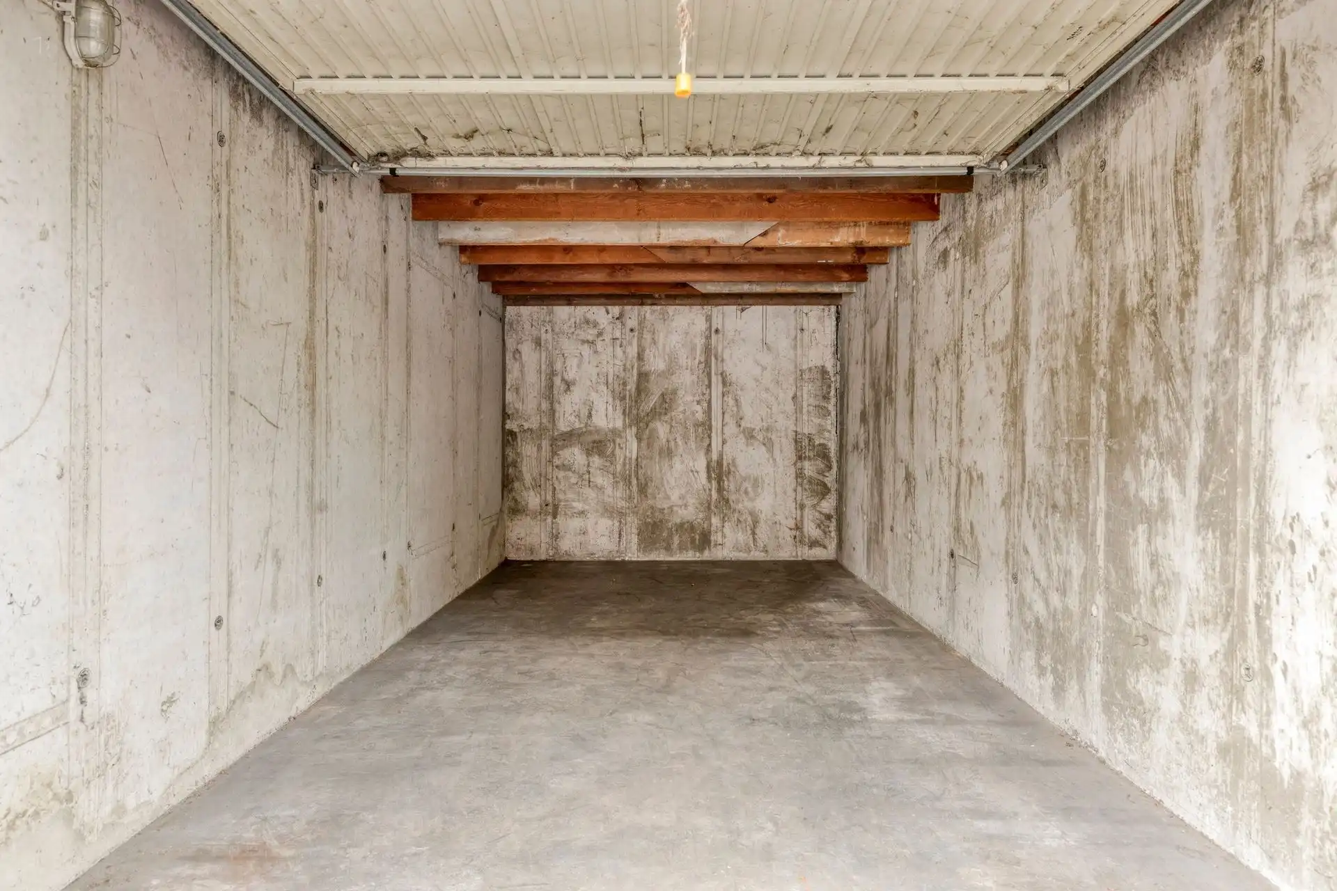 Twee appartementen, 2 garages, 2 privé-kelders inbegrepen. foto 5