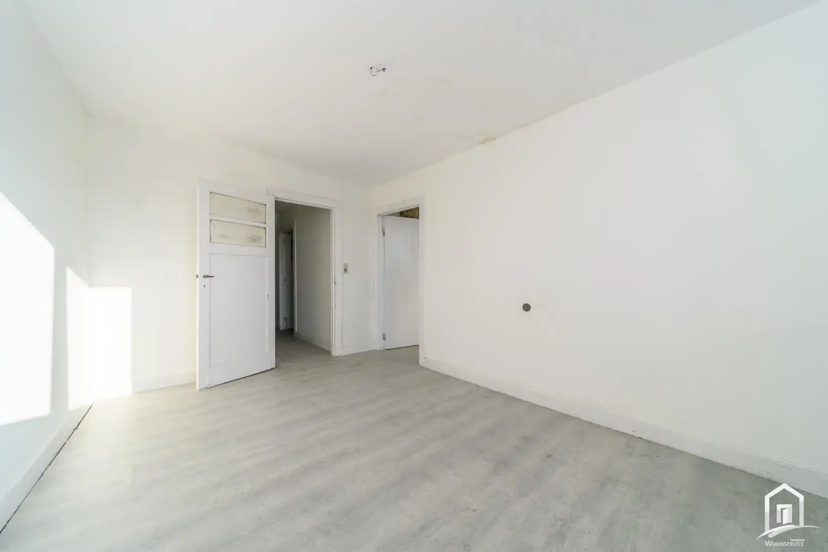 Totaal te renoveren gezinswoning te Erembodegem foto 8