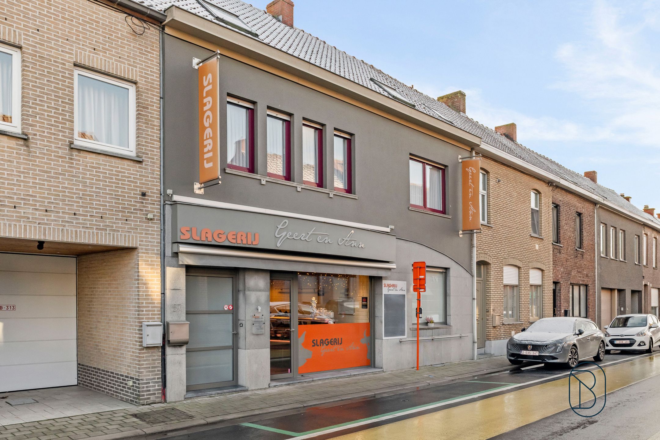 Topgelegen handelspand met woonst foto {{pictureIndex}}