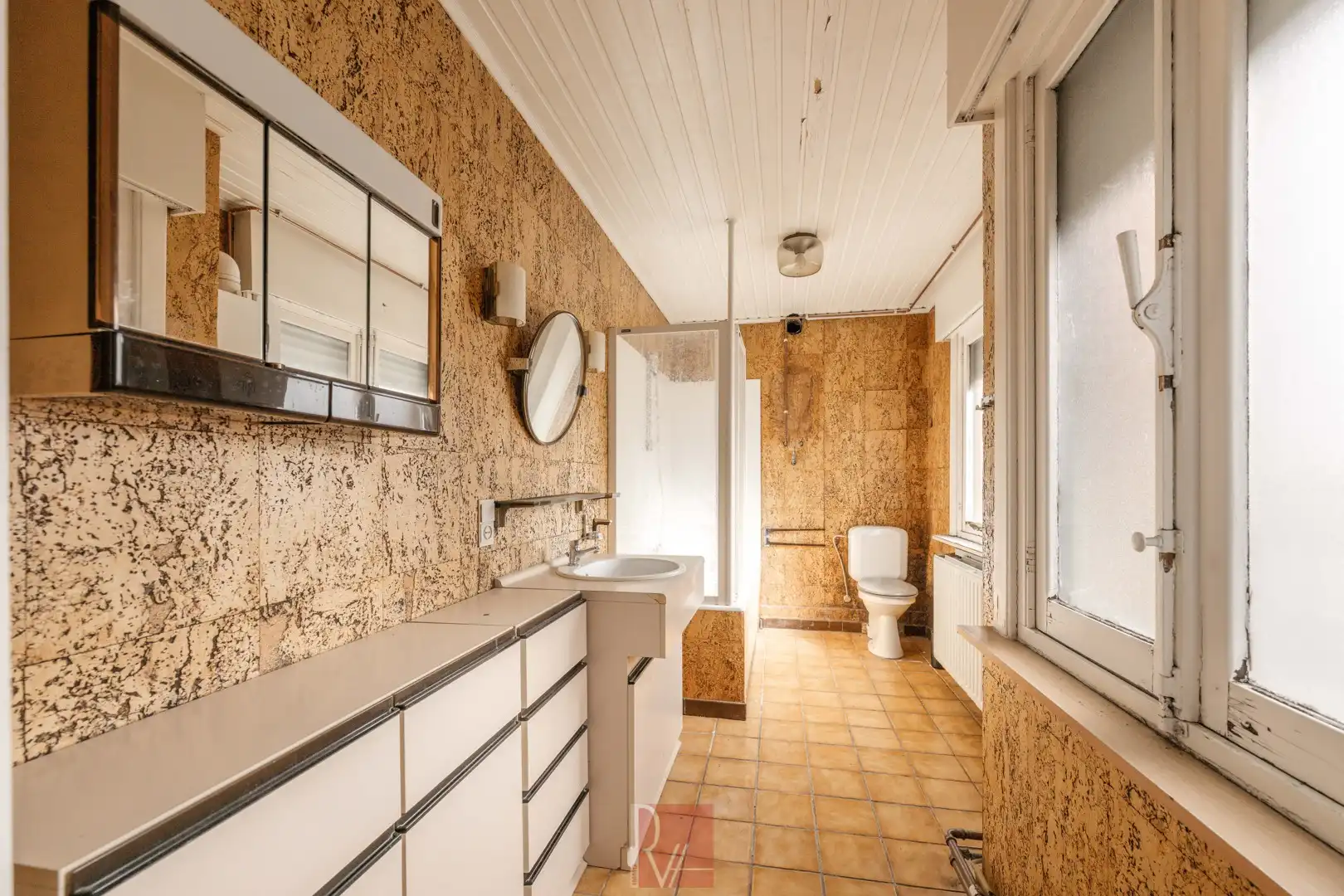 Woning met loods foto 9