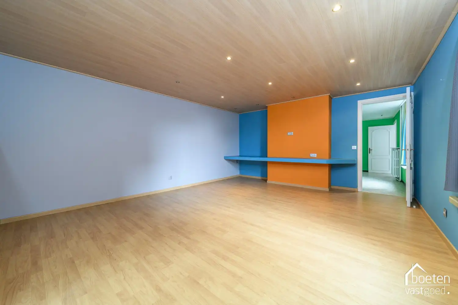 VEURNE: Karaktervol eigendom, type herenwoning, in het bruisende hart van Veurne-centrum, met een waaier van mogelijkheden! foto 11