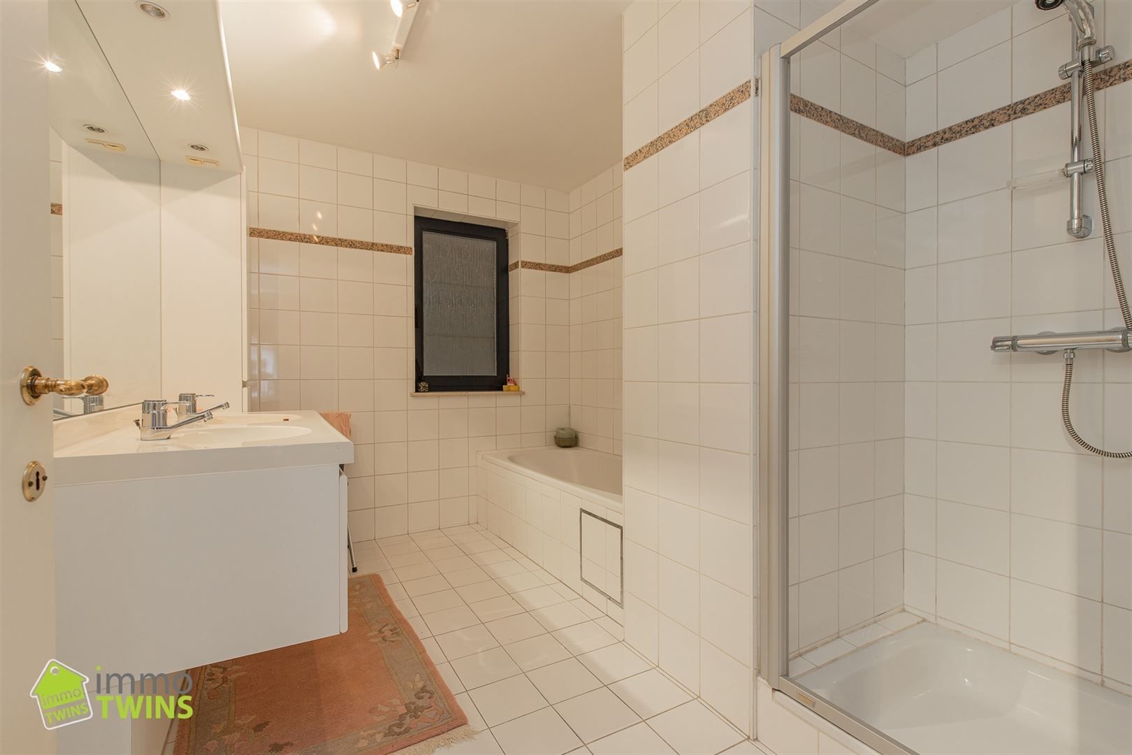 Stijlvol appartement met prachtig uitzicht op het Keizersplein hartje Aalst foto 15
