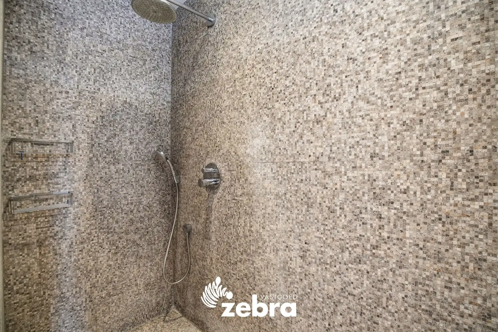 Commercieel handelspand met stijlvolle woonst in centrum Roeselare! foto 32