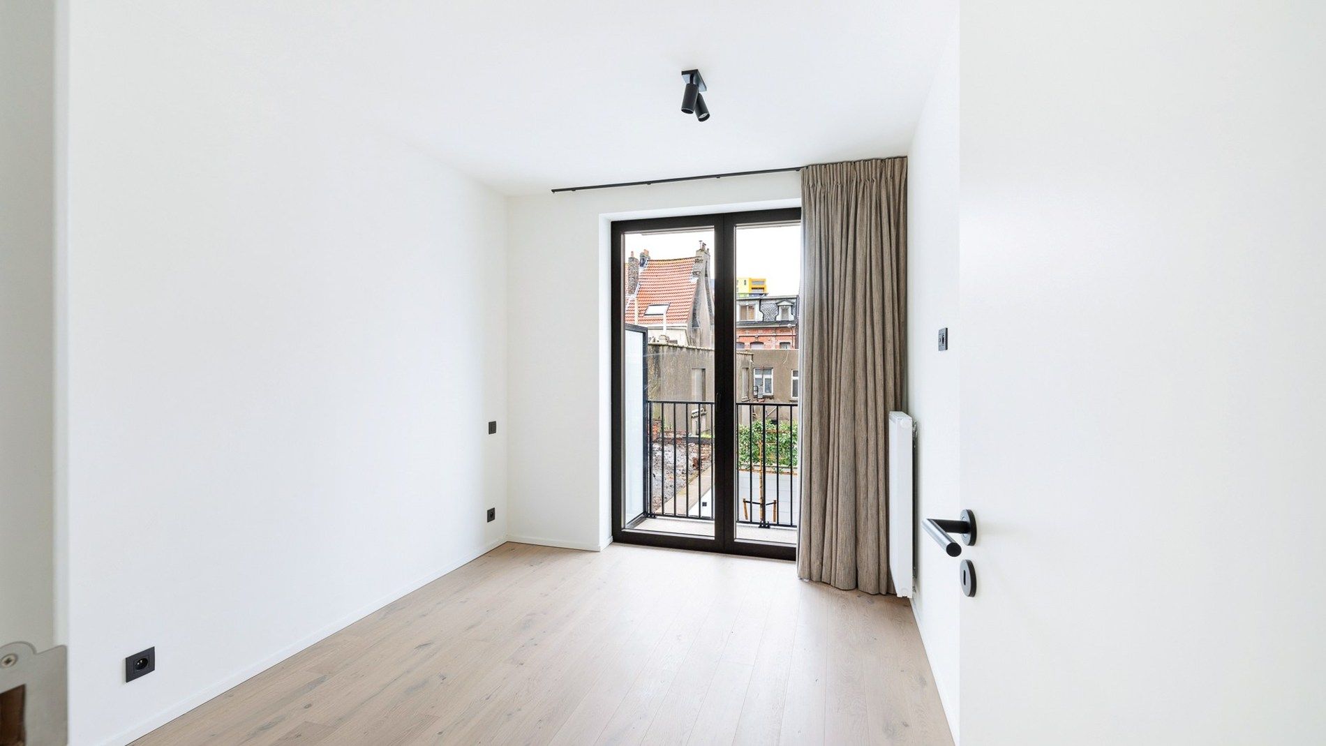 Nieuw appartement met 2 slaapkamers centraal gelegen te Heist foto 11
