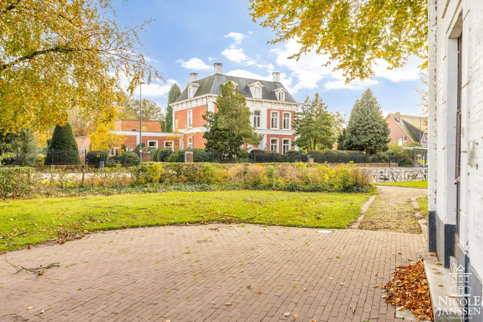 Authentiek herenhuis met conciërgewoning foto 40