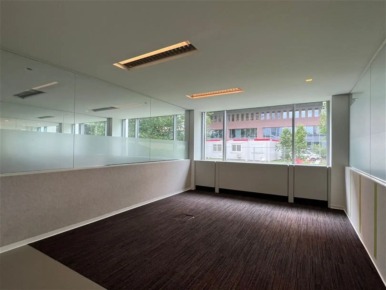 Lichtrijke instapklare kantoren tot 688m²  in UCO toren te Gent foto 6