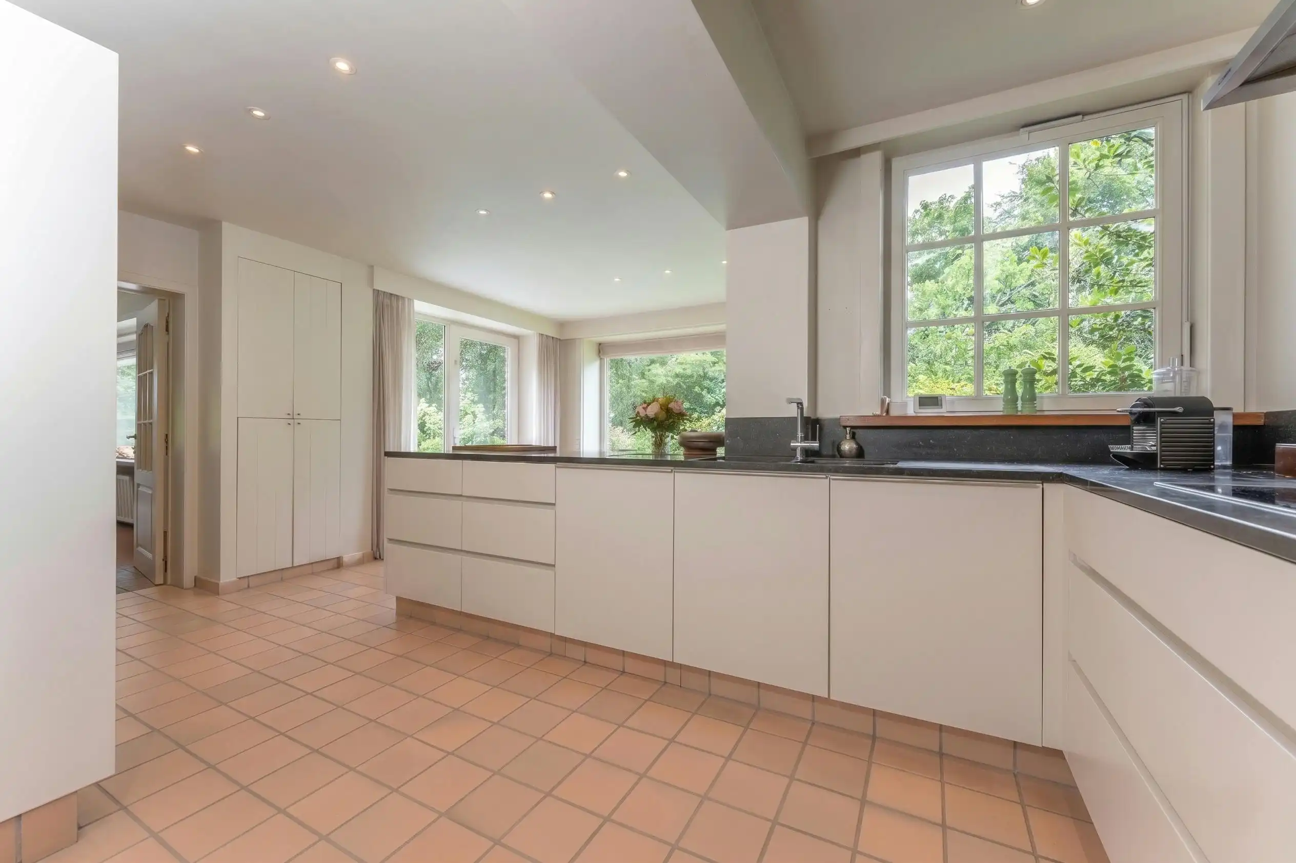 Mooi gelegen landhuis te koop nabij Kortrijk foto 10