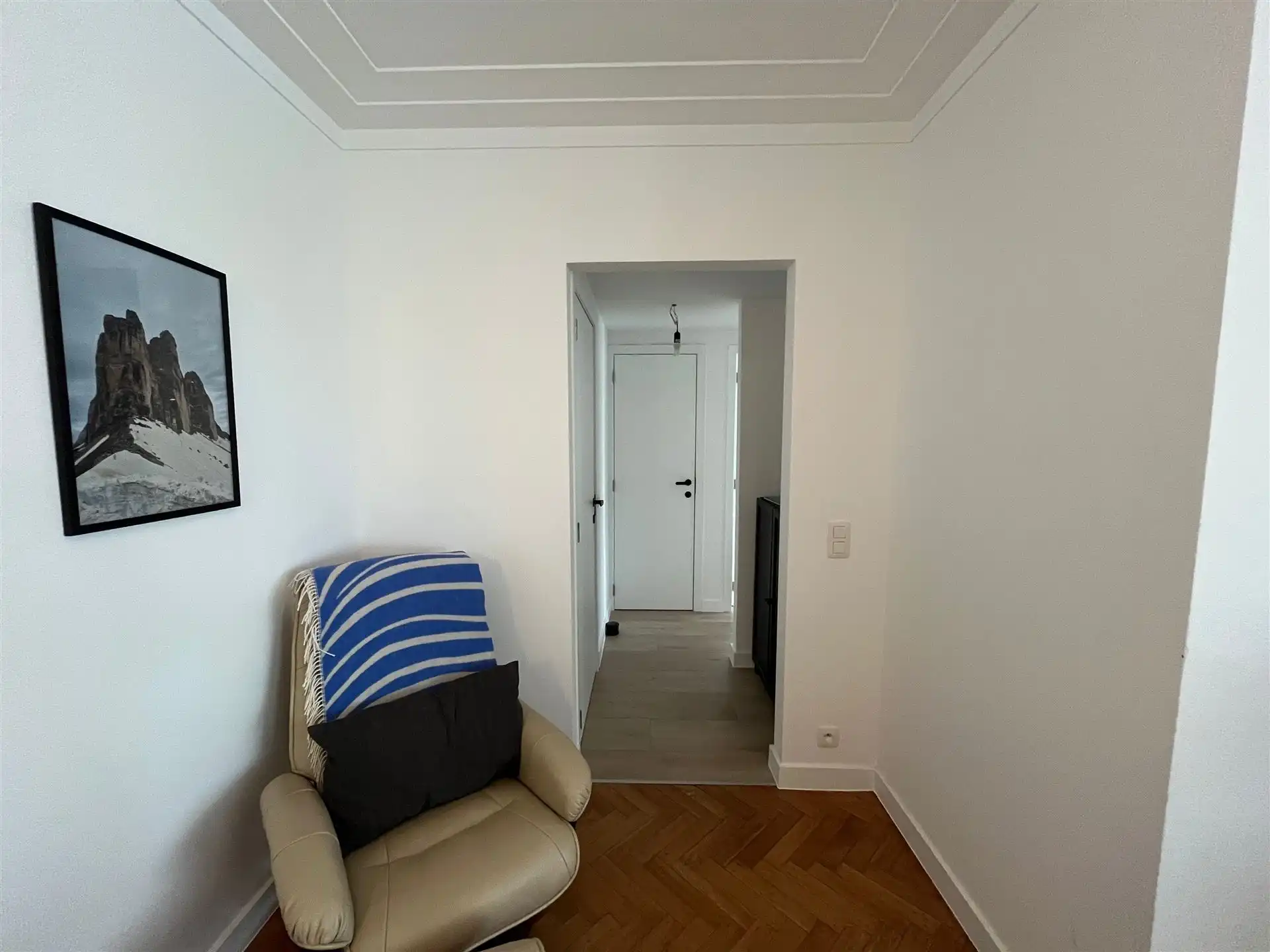 Gerenoveerd 2-slaapkamerappartement met zonnig terras in Berchem foto 6