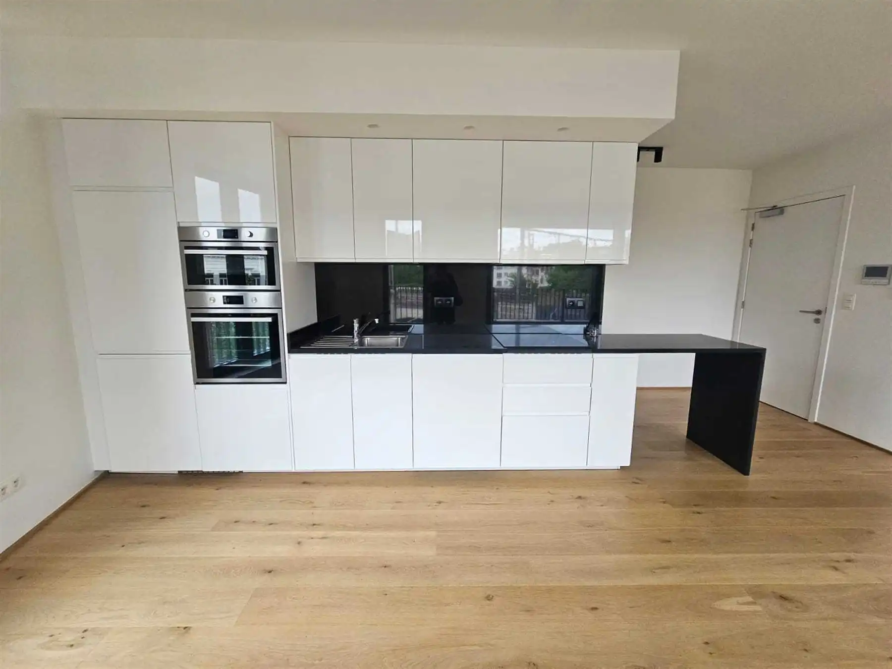 Luxueus nieuwbouwappartement op Zurenborg! foto 2