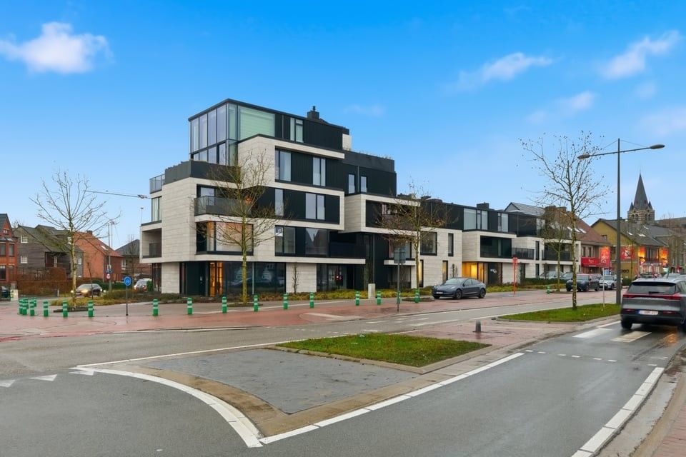 LUXUEUS PENTHOUSE MET EEN RUIM TERRAS EN ONDERGRONDSE STAANPLAATS IN HASSELT foto {{pictureIndex}}