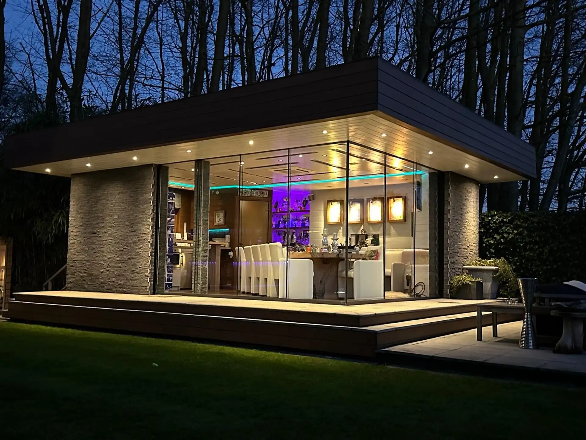 Villa met prachtige tuin, zwembad en bijgebouwen op 2.063m². foto 37