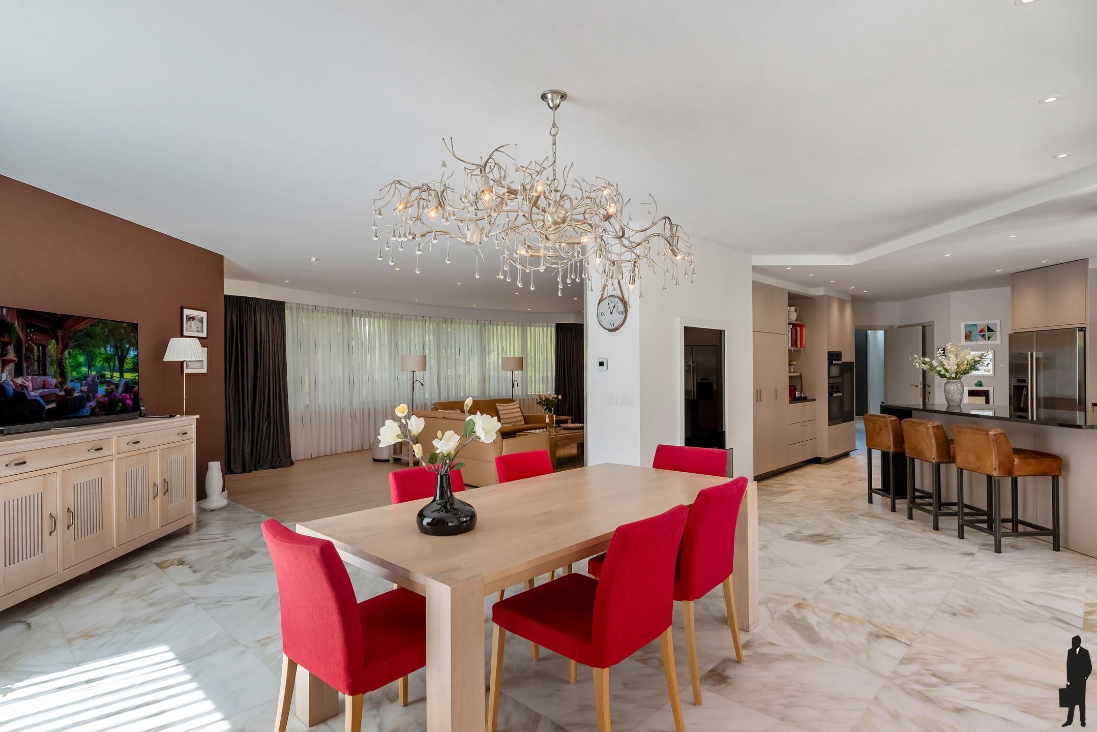 Residentiële villa op hoekperceel van ca. 2.452m² foto 11