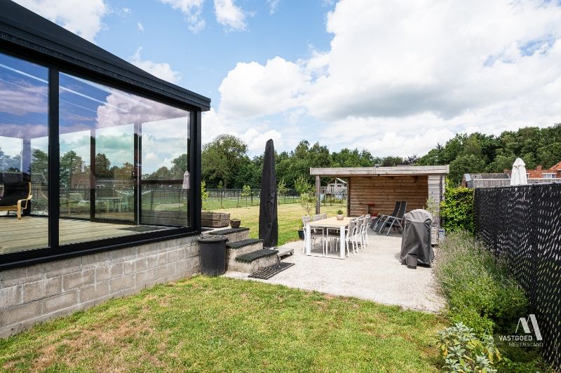 Recente energiezuinige woning met grote tuin foto 13