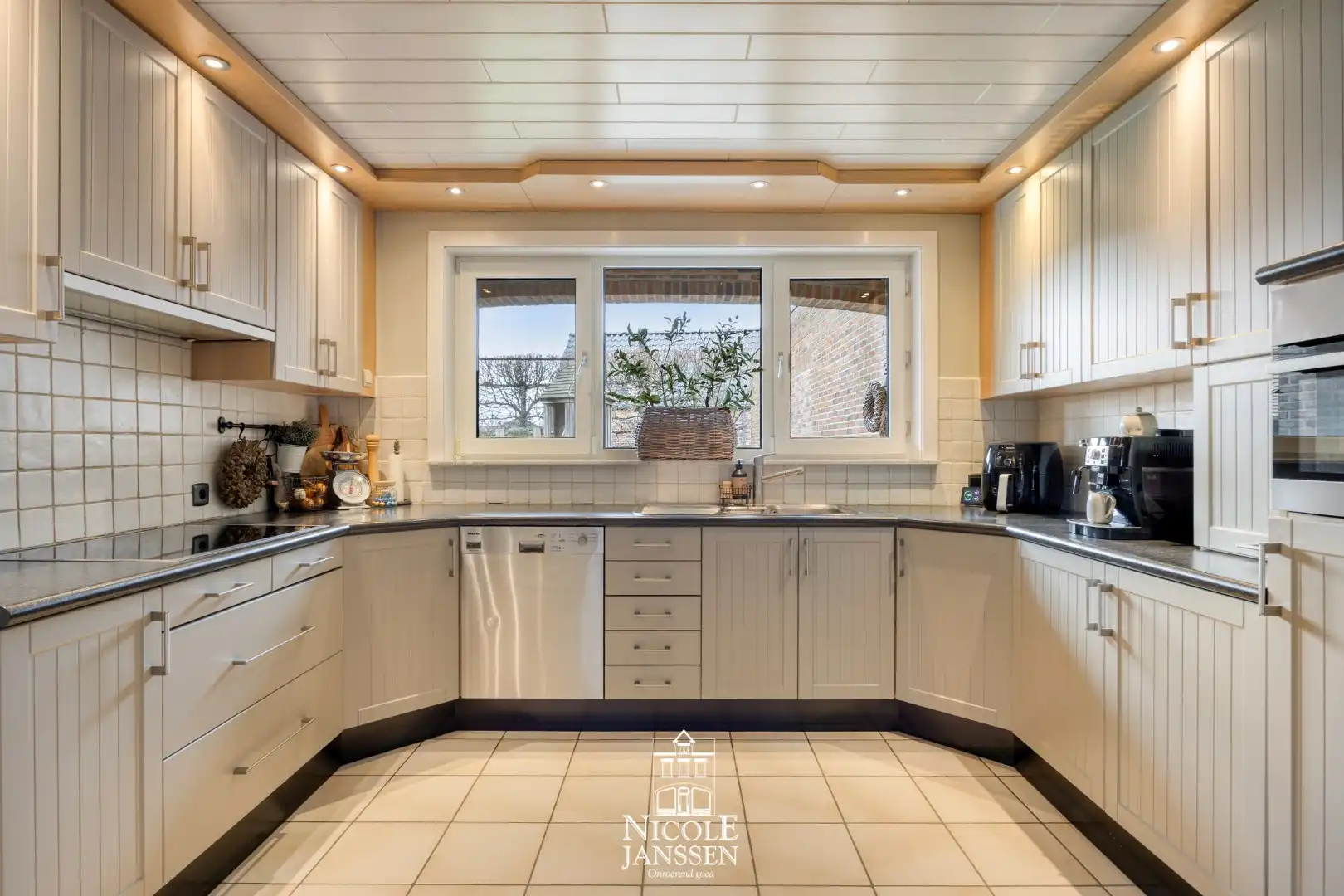 Ruime gezinswoning foto 10