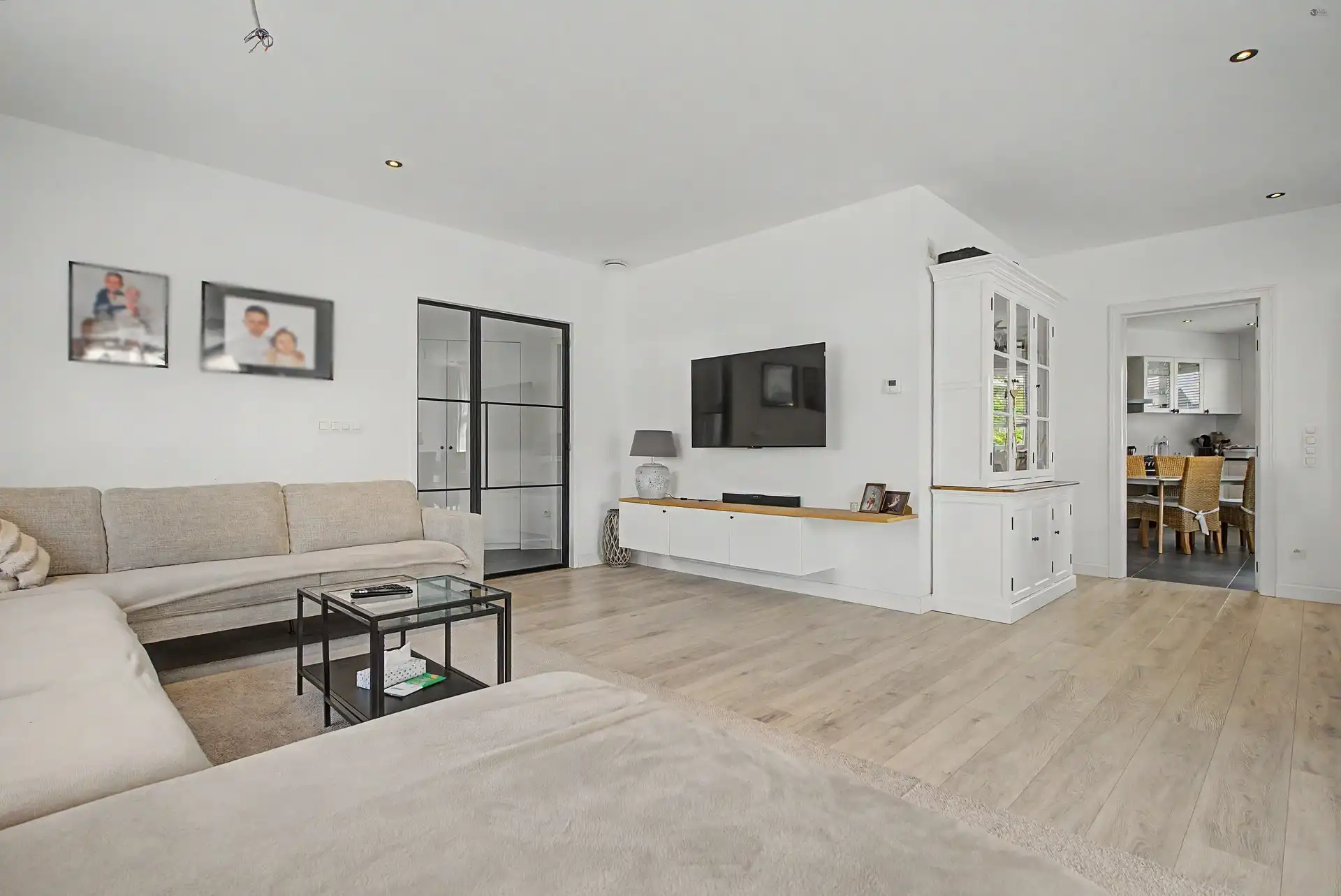 Recente Halfopen nieuwbouwwoning met 3 slaapkamers foto 10