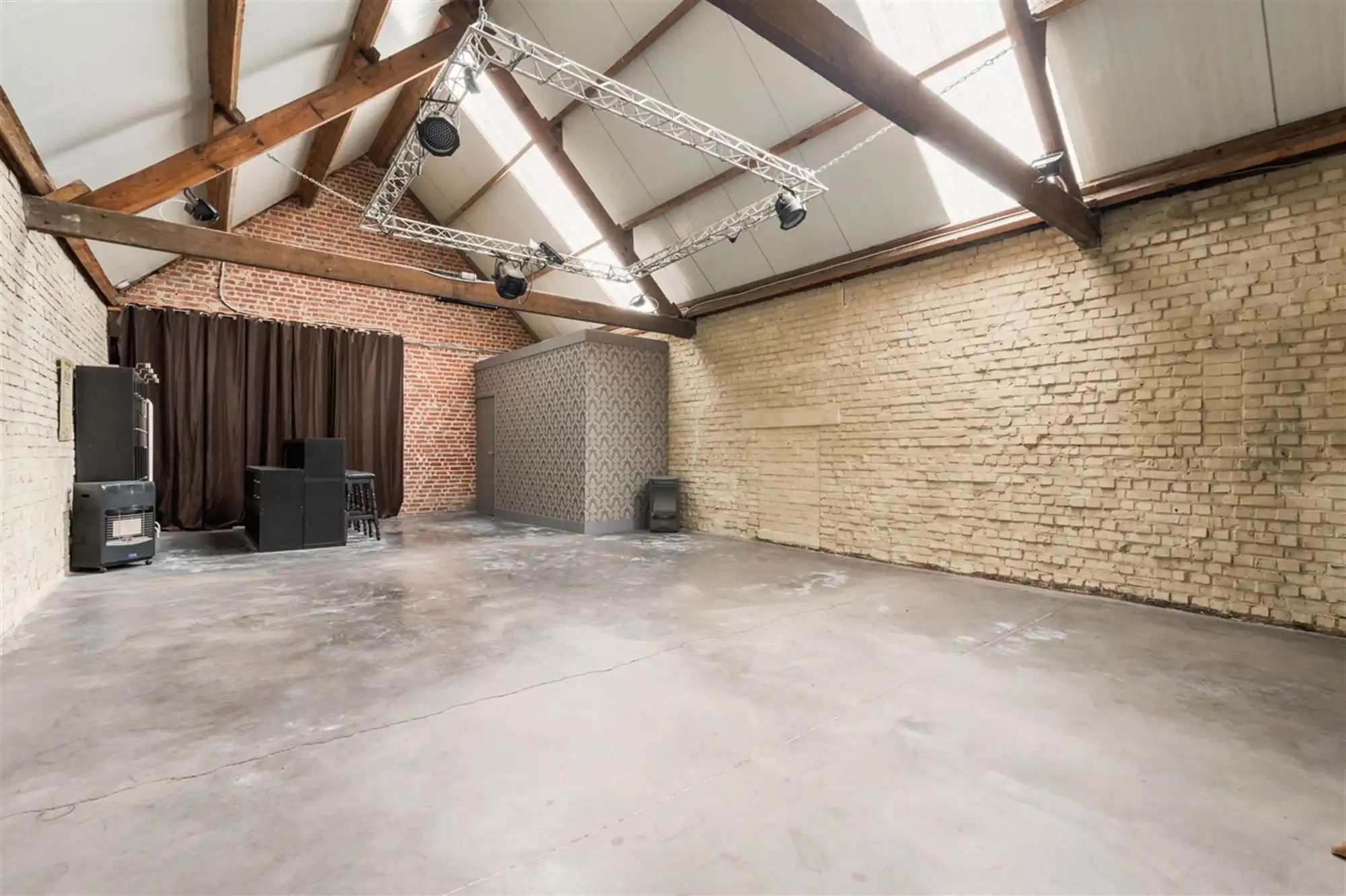 RUIME WONING met grote GARAGE/LOODS/MULTIFUNCTIONELE RUIMTE foto 31