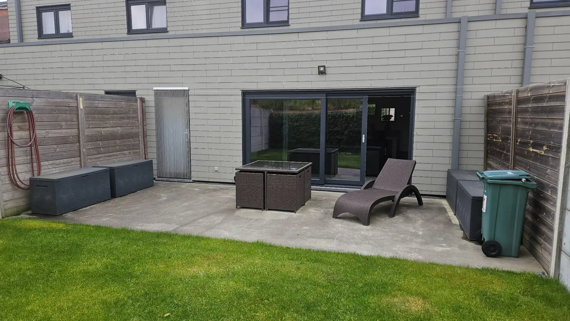 Uiterst ruime woning met 3 grote slk, garage en tuintje in centrum Berlare foto 8