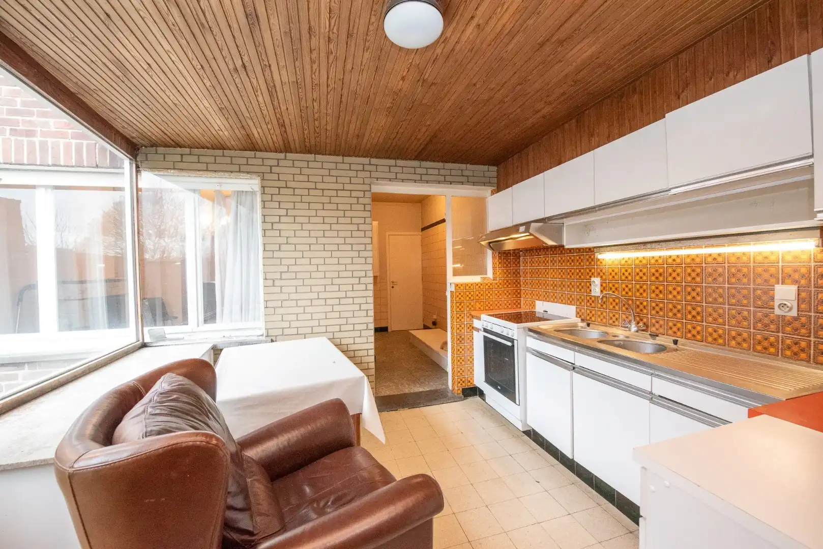 🎉 OPENDEUR zaterdag 13/06 🎉  Iedereen welkom van 10u30 t.e.m. 11u30! Te koop in Waregem – Halfopen bebouwing met renovatiepotentieel! foto 8