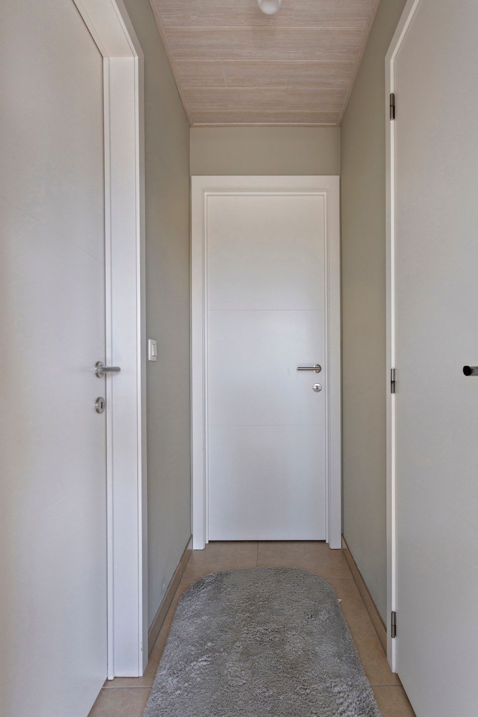Recent appartement met 2 slpk & parking foto 8