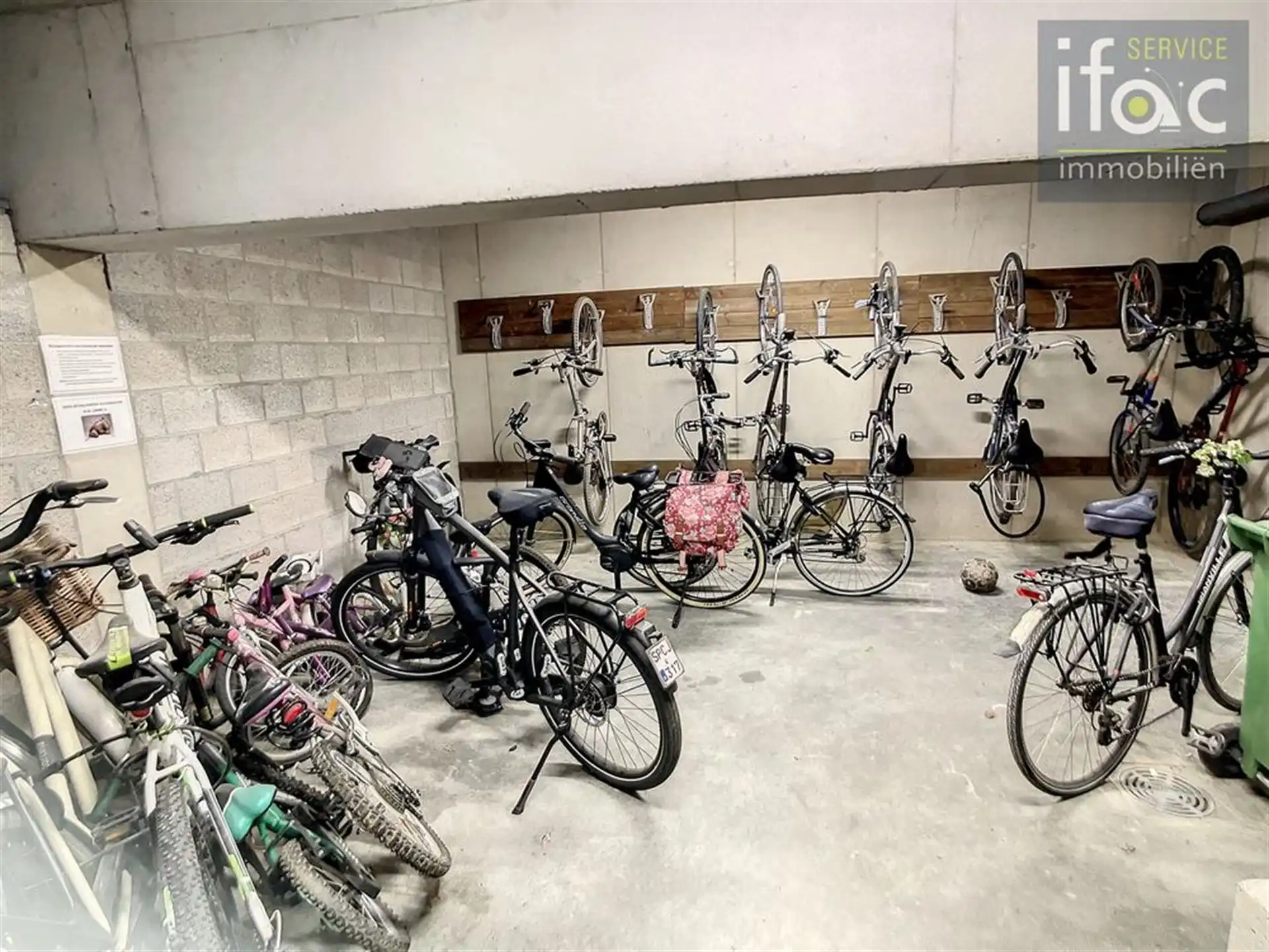 Mooie stapelwoning met tuin foto 16