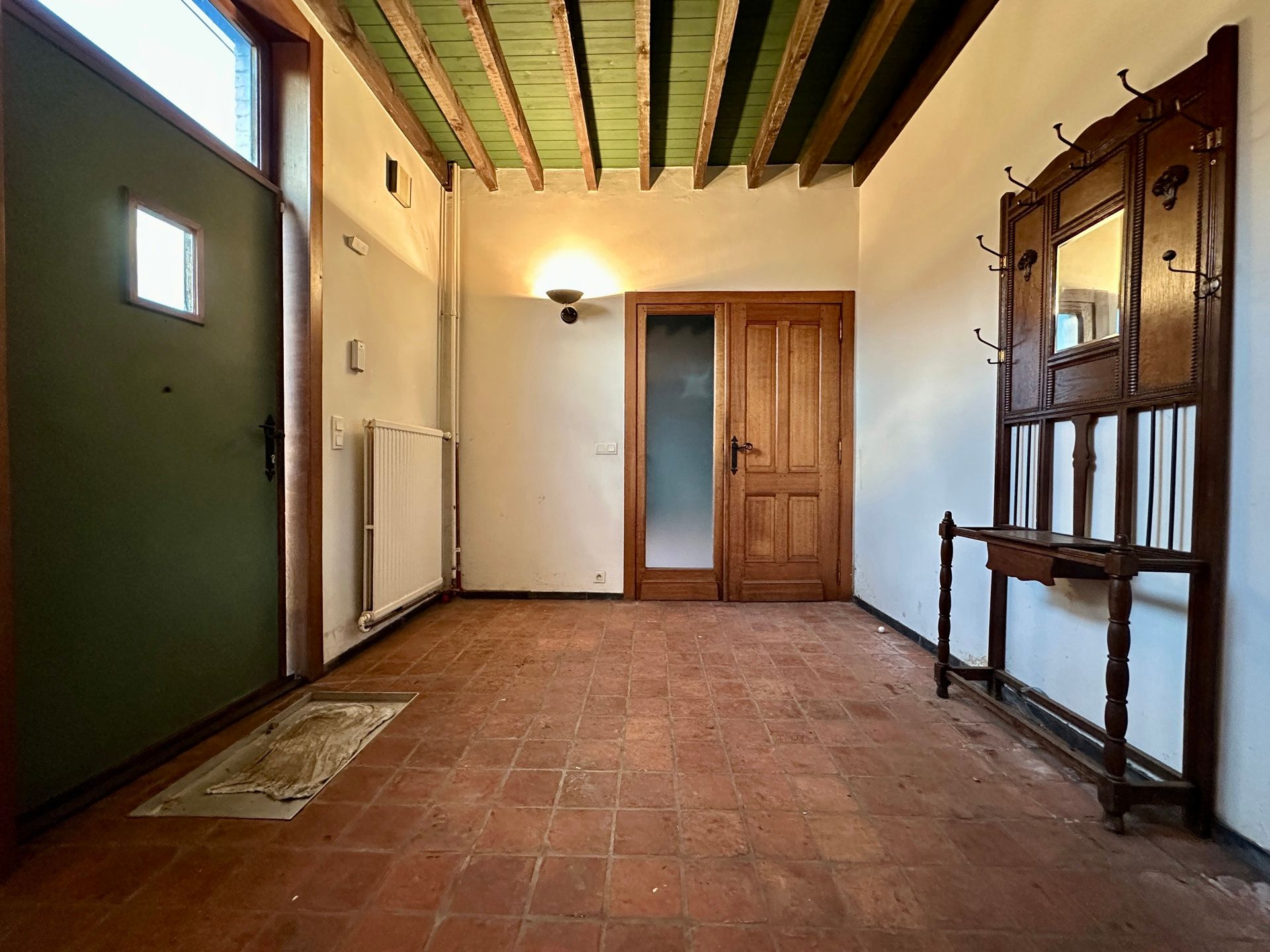 Ruime, te renoveren woning te Rotselaar foto 2