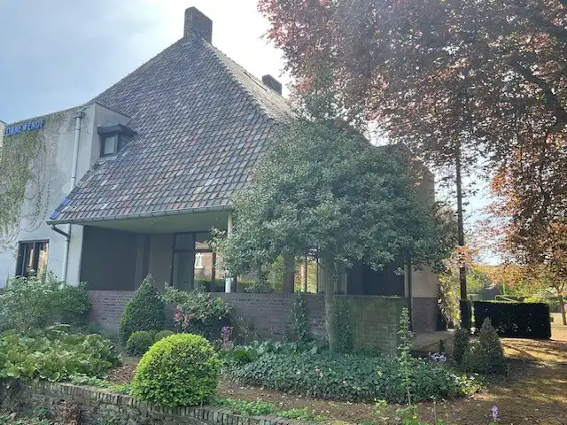 Interbellum villa in Bree centrum foto 48